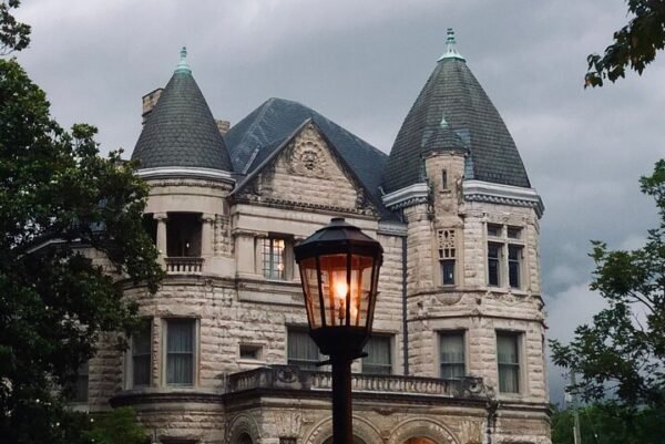 Old Louisville Ghost Tour